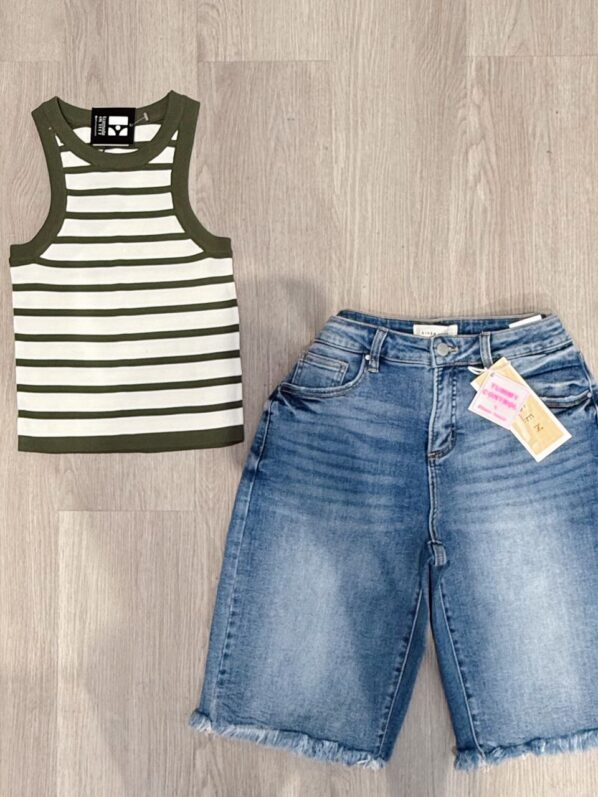 Outfit Bermuda y Top - Imagen 2